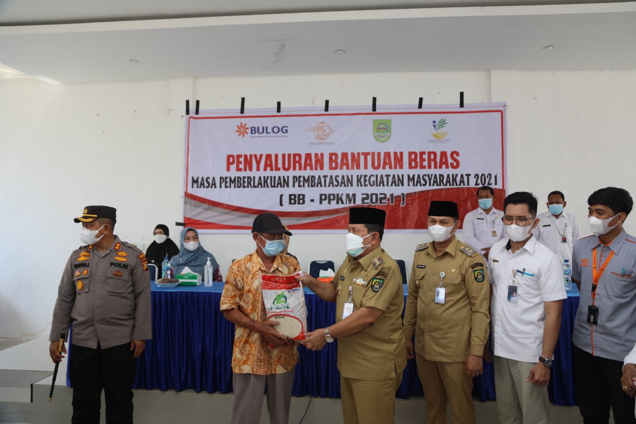 Launching Bantuan Sosial Beras PPKM  